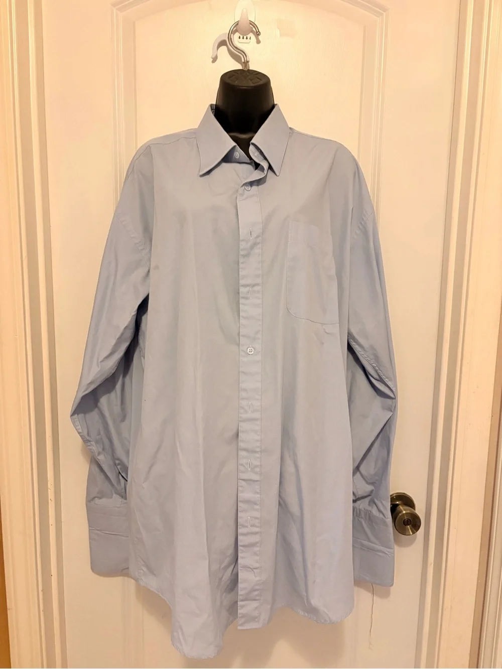 Men's Light Blue Dress Shirt with Classic Point Collar
